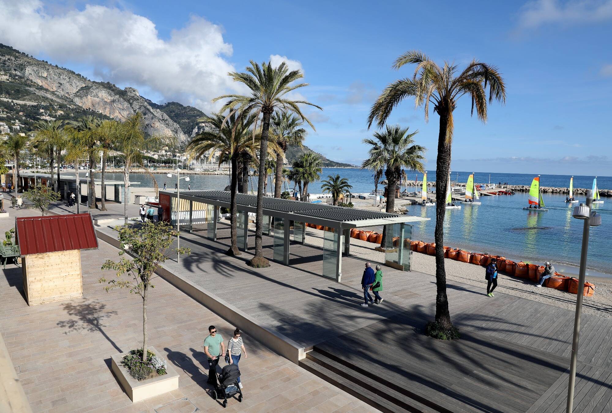 Coup dur pour les plagistes de Menton, le tribunal confirme en appel la suspension des sous-traités d'exploitation de deux plages privées