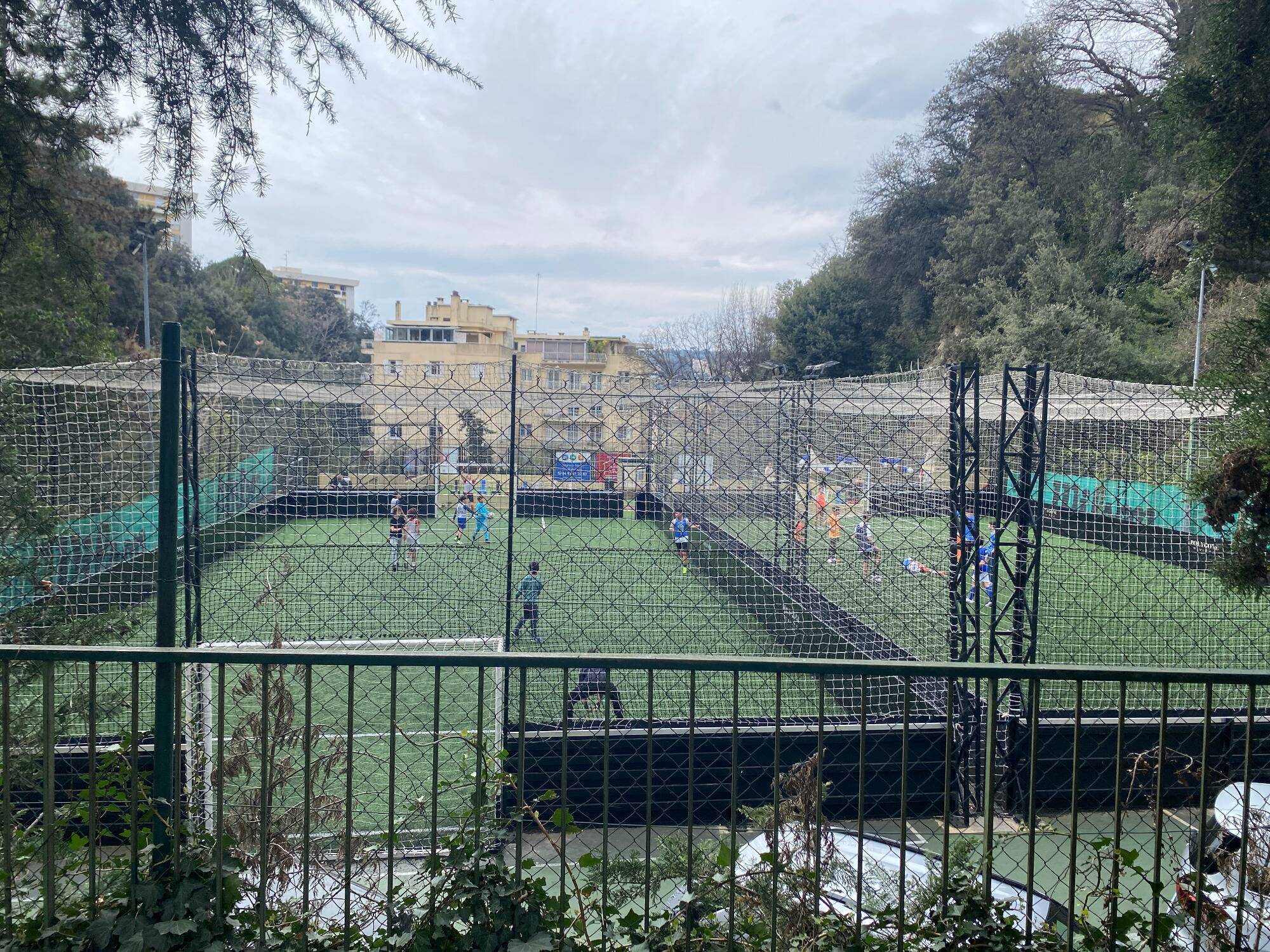 "Je veux qu'on arrête ce cyber lynchage": menacé de mort, l'animateur de l'Ultra Cimiez soupçonné de maltraitances sur des enfants dépose plainte