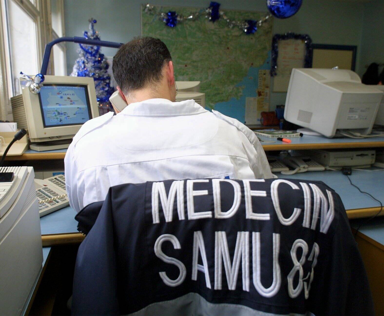 Trois morts, le PDG d'Orange convoqué par Gérald Darmanin... Ce que l'on sait au lendemain de la panne de réseau qui a perturbé les numéros des secours