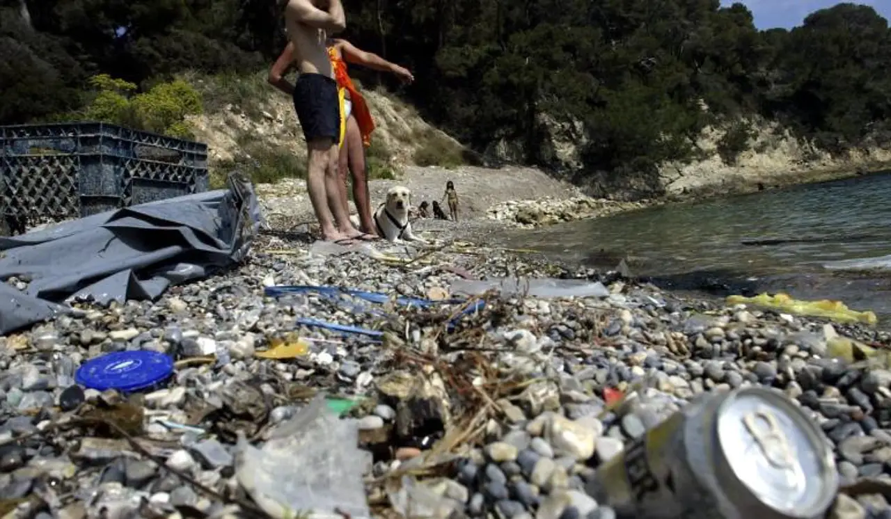 L'ONU adopte le principe d'un traité contre la pollution plastique