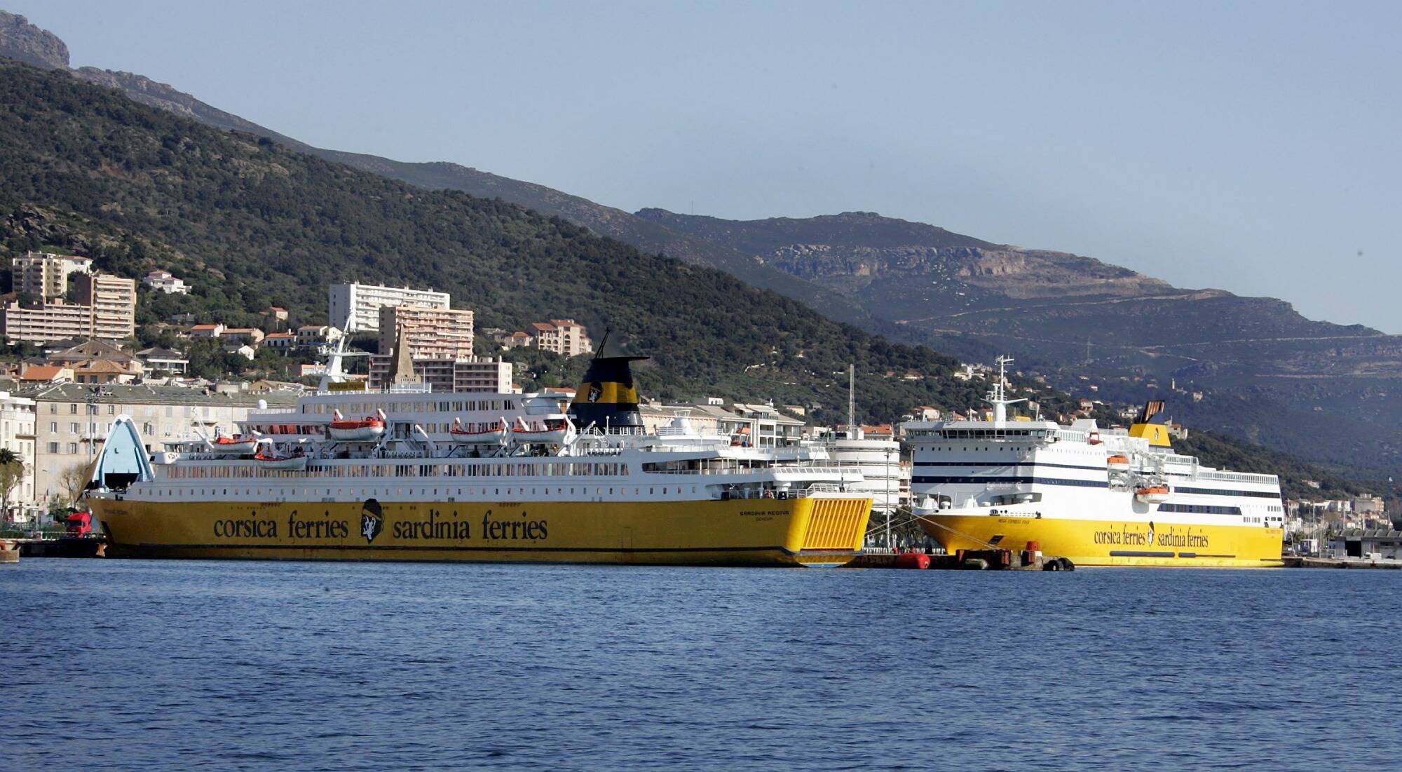 Tous les ports et aéroports de Corse actuellement bloqués par un mouvement social des travailleurs