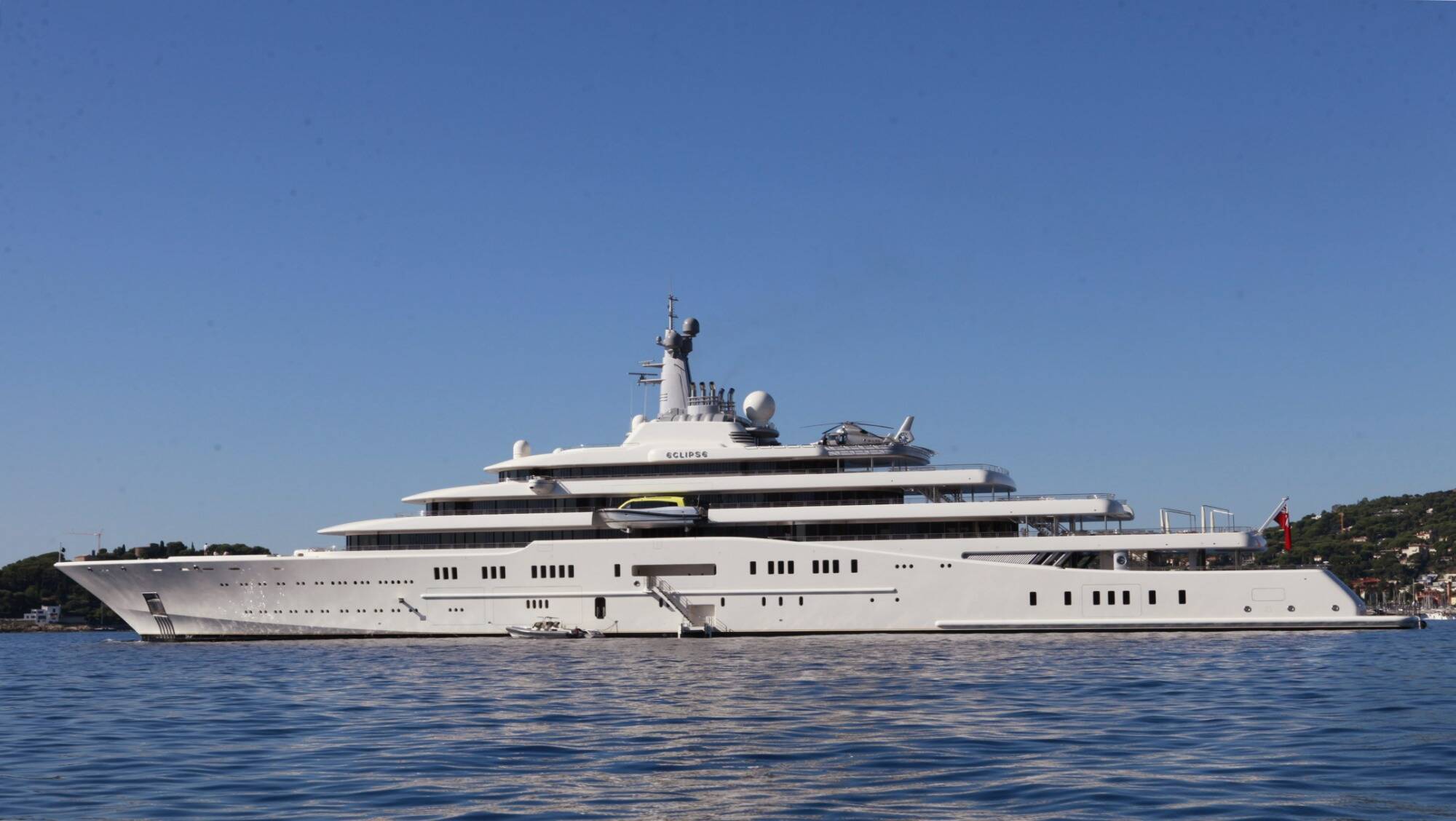 Guerre en Ukraine: mais où se cachent les yachts des oligarques russes habitués de la Côte d'Azur?