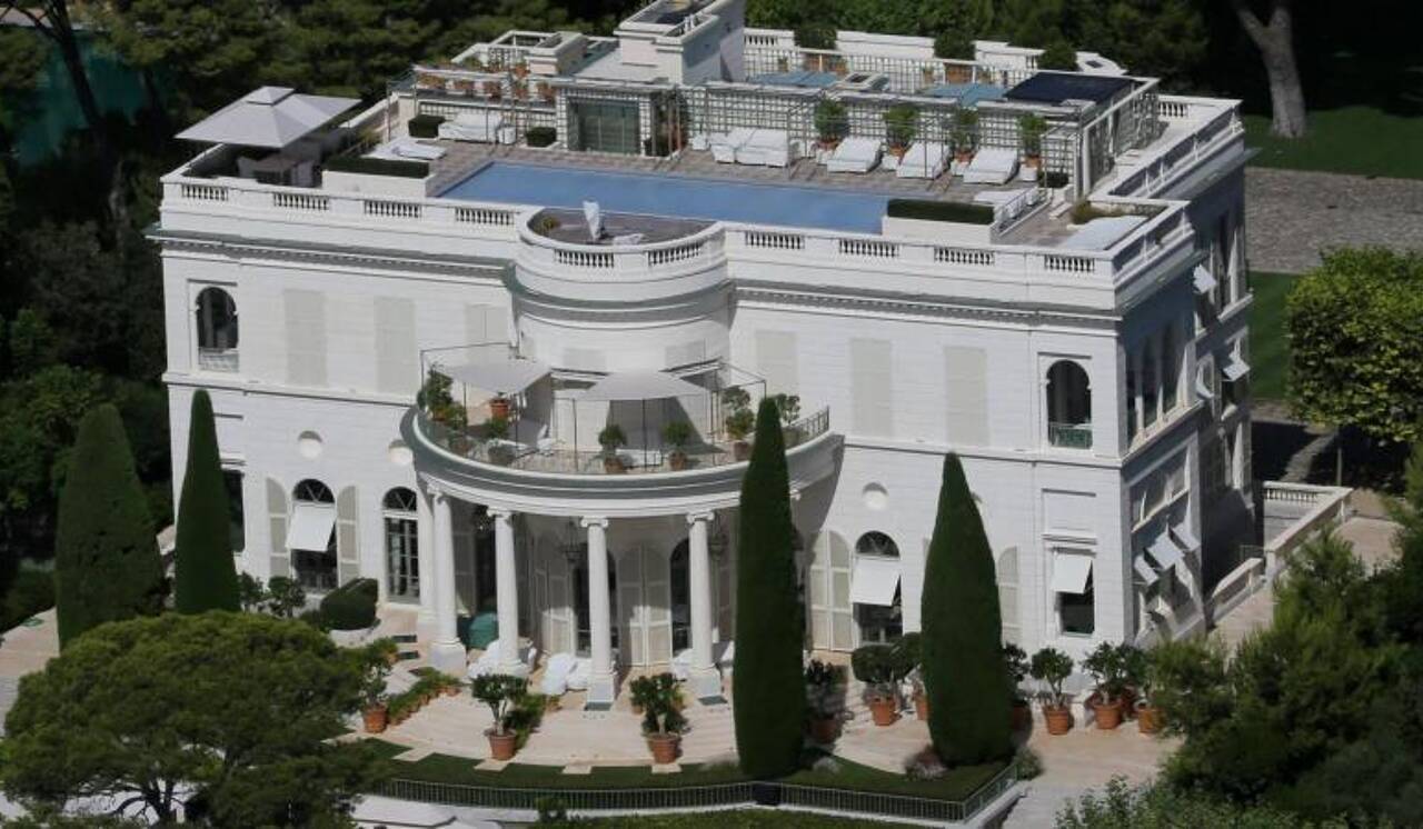 Le gel des villas de luxe des oligarques russes de la Côte d'Azur servira à financer la maintenance des canons Caesar fournis à l'Ukraine