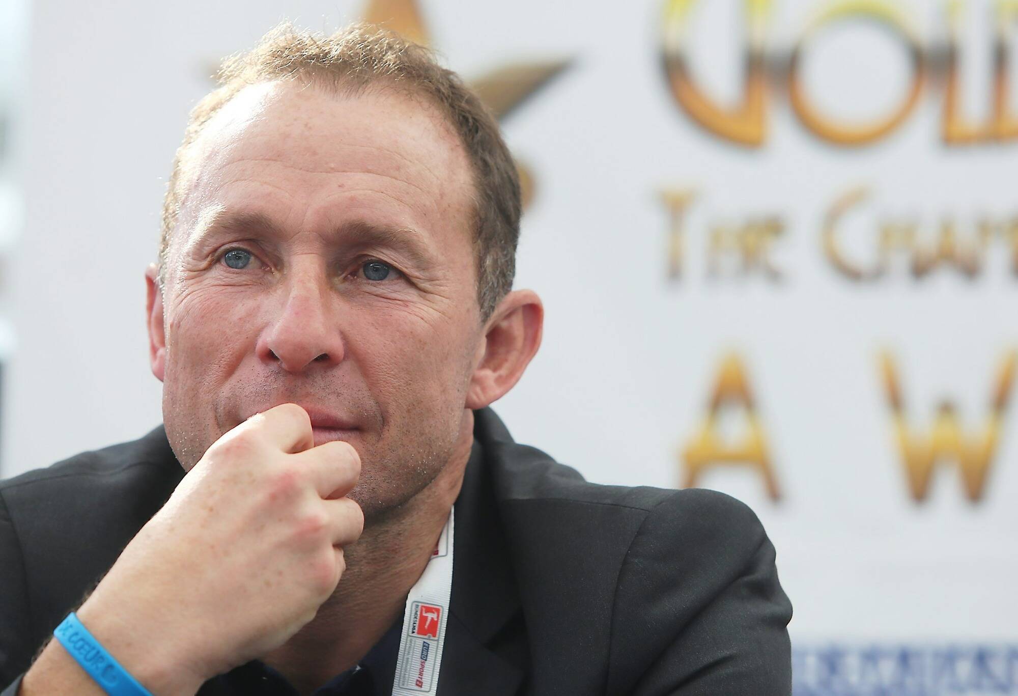 "Un problème avec une certaine personne": en conflit avec les dirigeants de l'OM, Jean-Pierre Papin menace de quitter le club marseillais