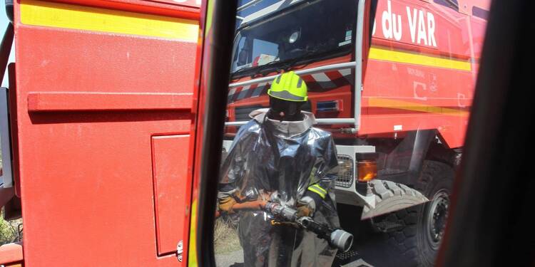Deux commerces en feu à Carnoules, une vingtaine de pompiers mobilisés
