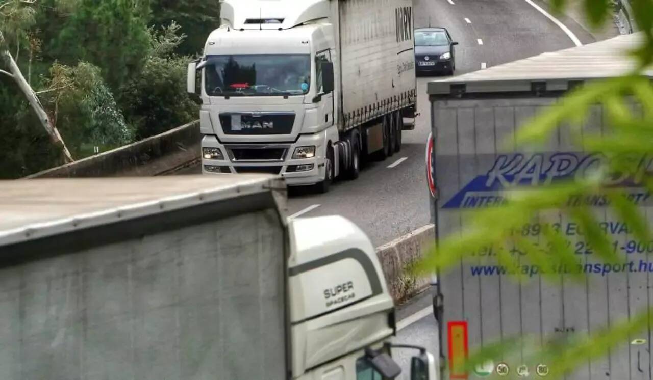 Une étude révèle combien de temps les chauffeurs routiers passent sur leur téléphone pendant qu'ils conduisent