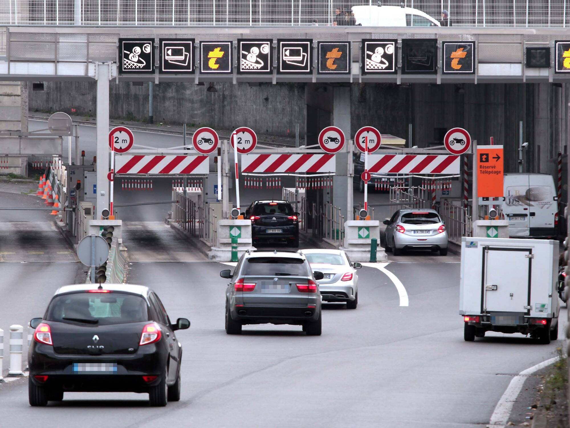 Voici l'astuce simple et légale de cet ingénieur pour réduire jusqu'à 30% le prix des péages sur l'autoroute