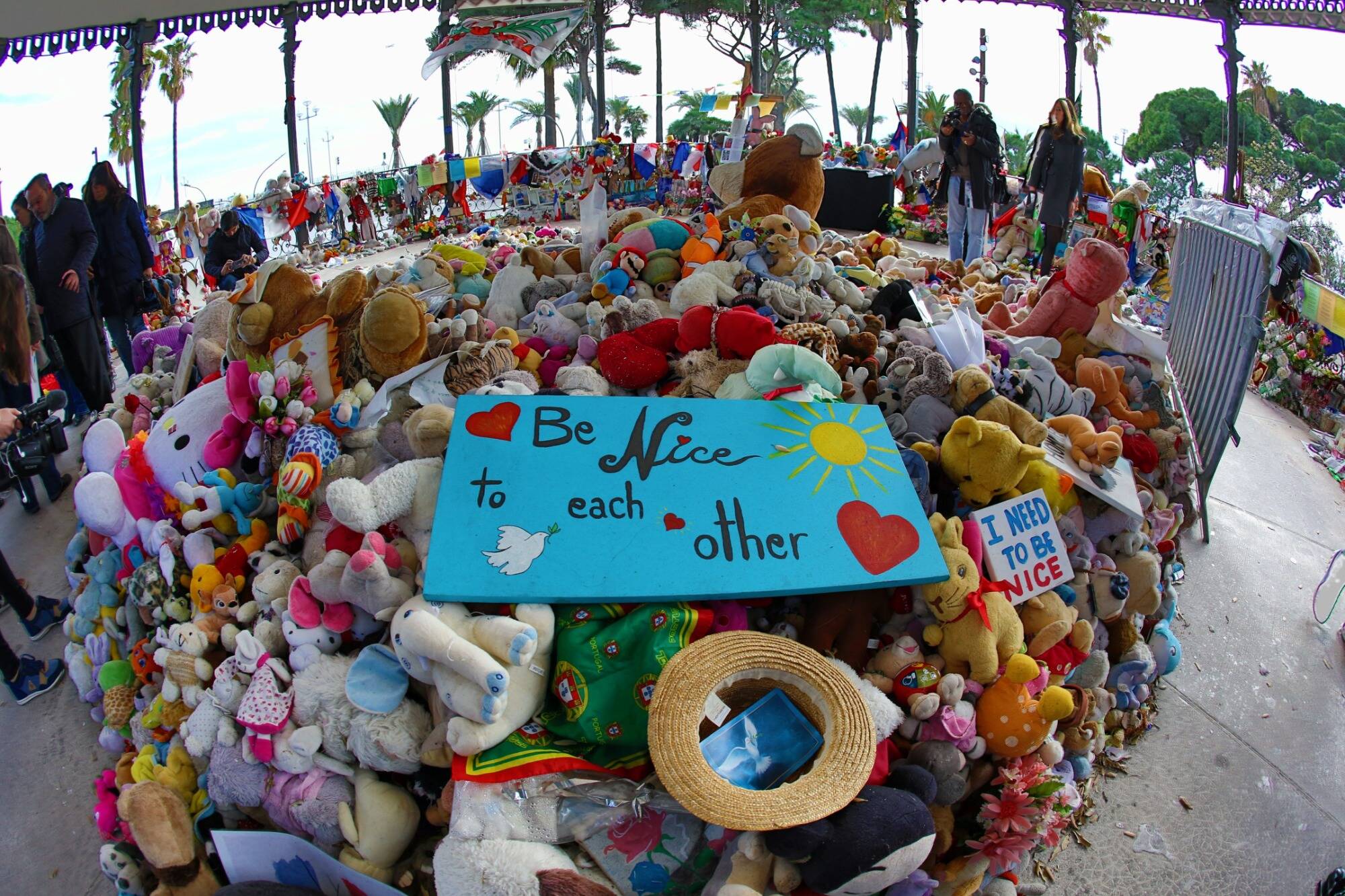 Procès de l'attentat du 14-Juillet: les organes de cinq victimes autopsiées enfin restitués aux familles