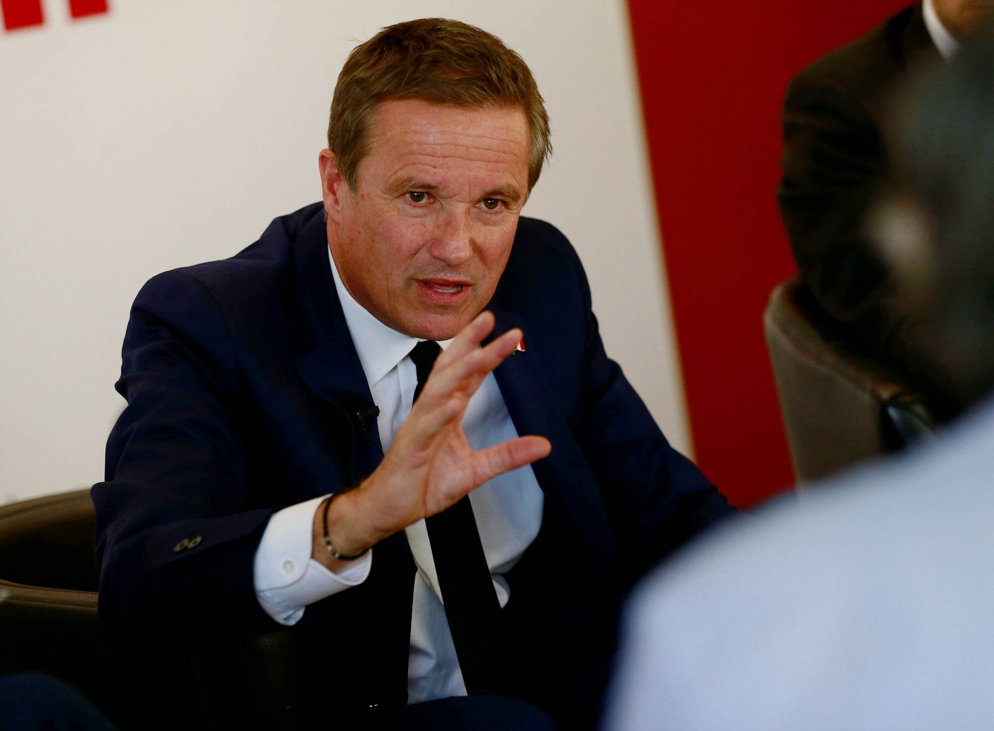 DupontAignan veut rouvrir le ValdeGrâce à Paris pour la réanimation