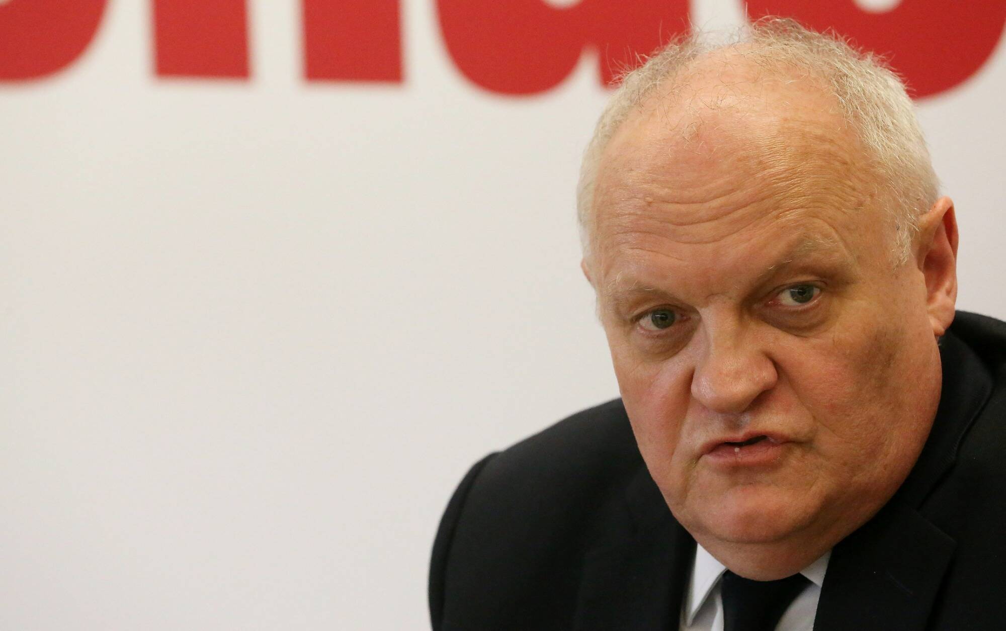 "Envoyer des armes à l'Ukraine, c'est faire tuer des Ukrainiens": François Asselineau fustige la politique étrangère de la France
