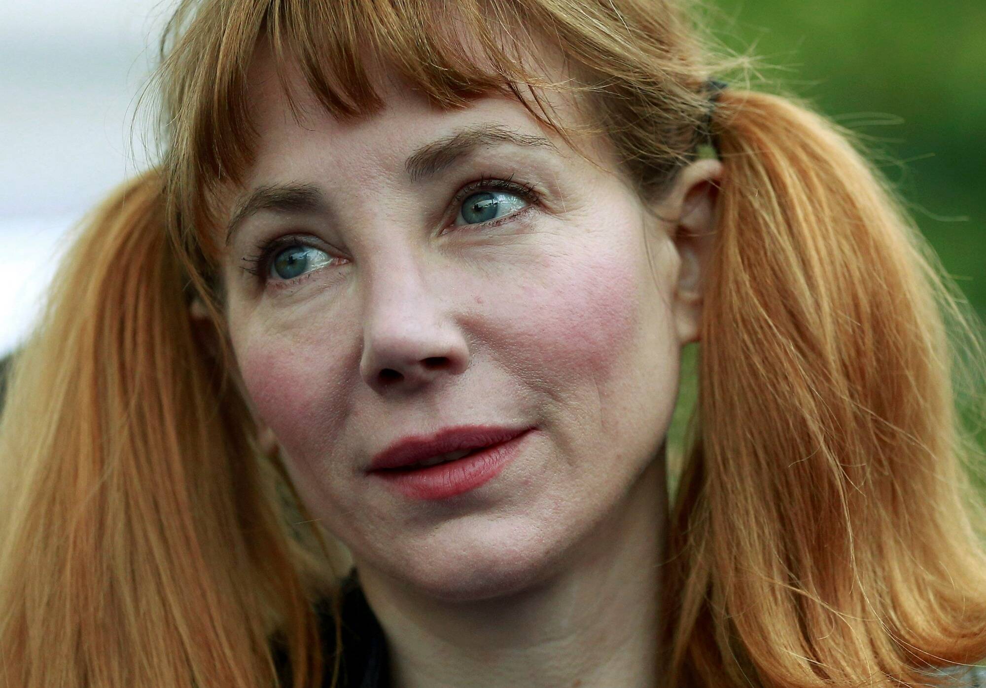 "Ce n'est pas Bertrand Cantat": Julie Depardieu défend son père Gérard, visé par deux plaintes pour viols et agression sexuelle