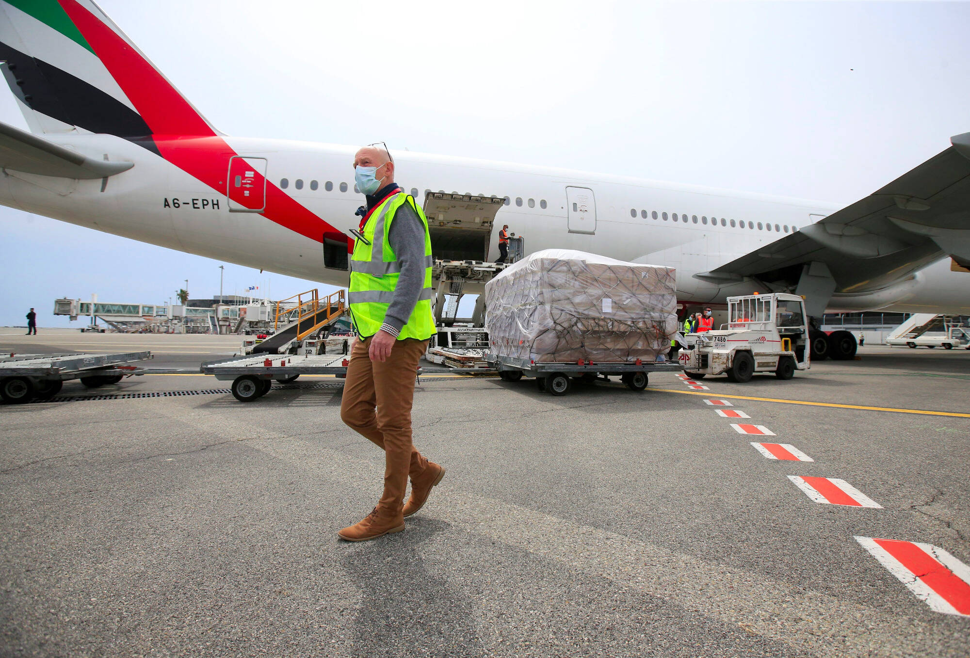 Son identité, ses liens avec Nice... Ce que l'on sait du mystérieux mécène qui avait acheminé un avion cargo depuis la Chine