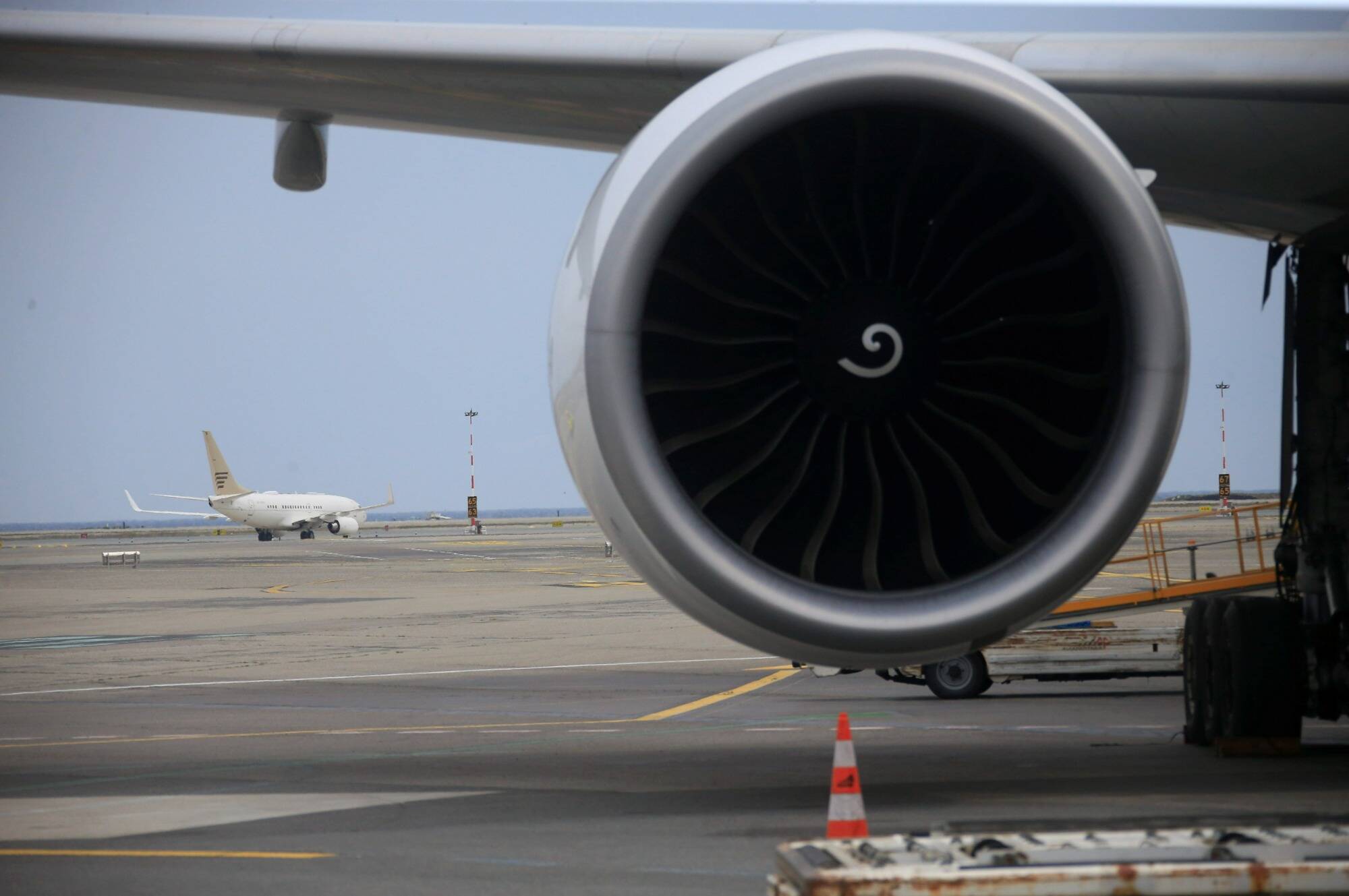 Décollage retardé par des oiseaux ce vendredi à Nice: on vous raconte le jour où un avion avait dû se poser d'urgence pour la même raison