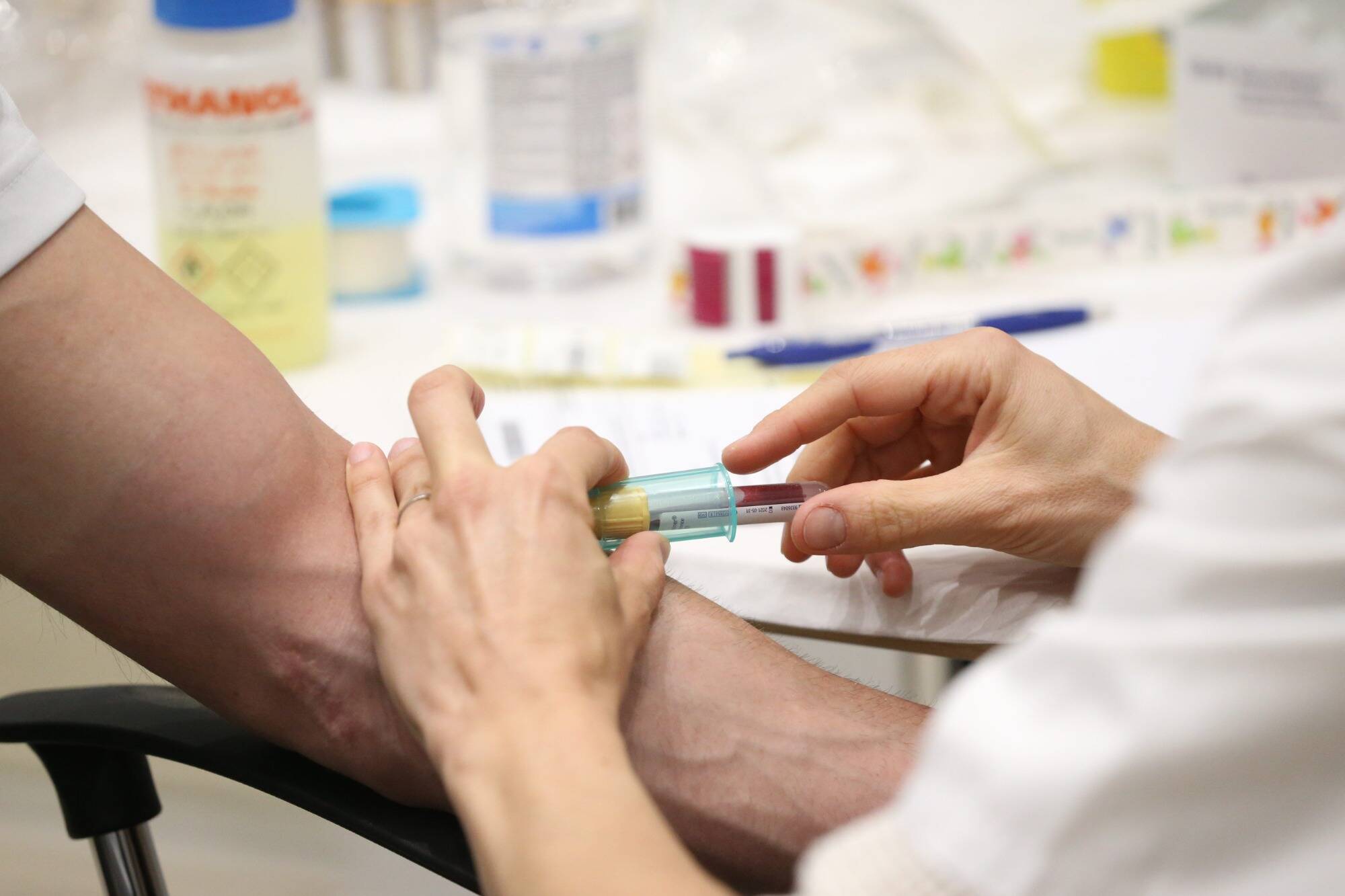 Je ne suis pas vaccinée contre la Covid-19, puis-je quand même donner mon sang?