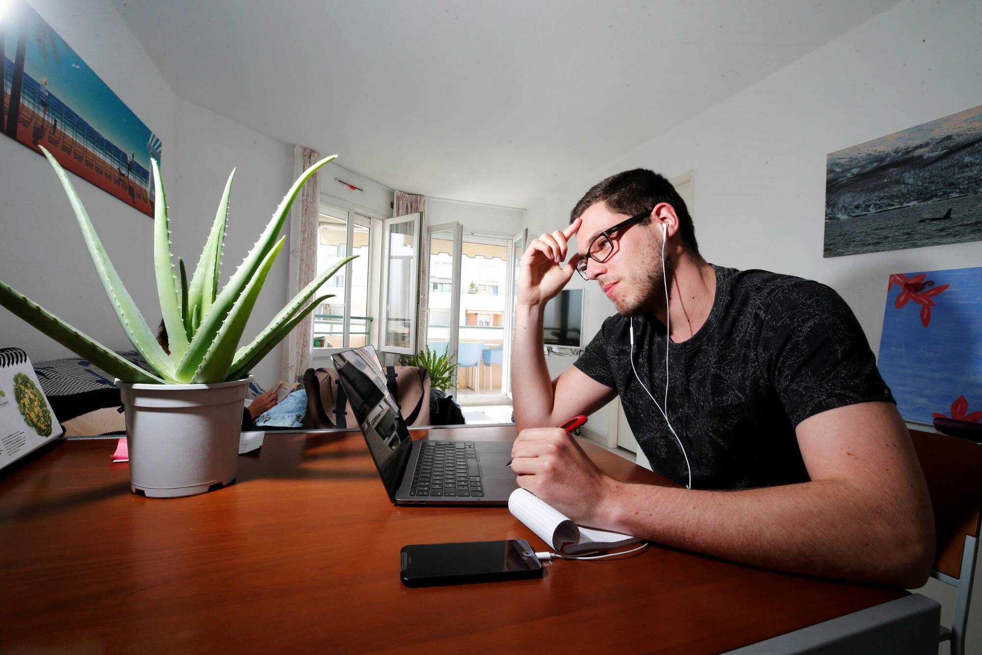 Fin du télétravail à 100%, déjeuners, pots d'entreprise... Ce qui vous attend pour votre retour au bureau à partir de ce mercredi