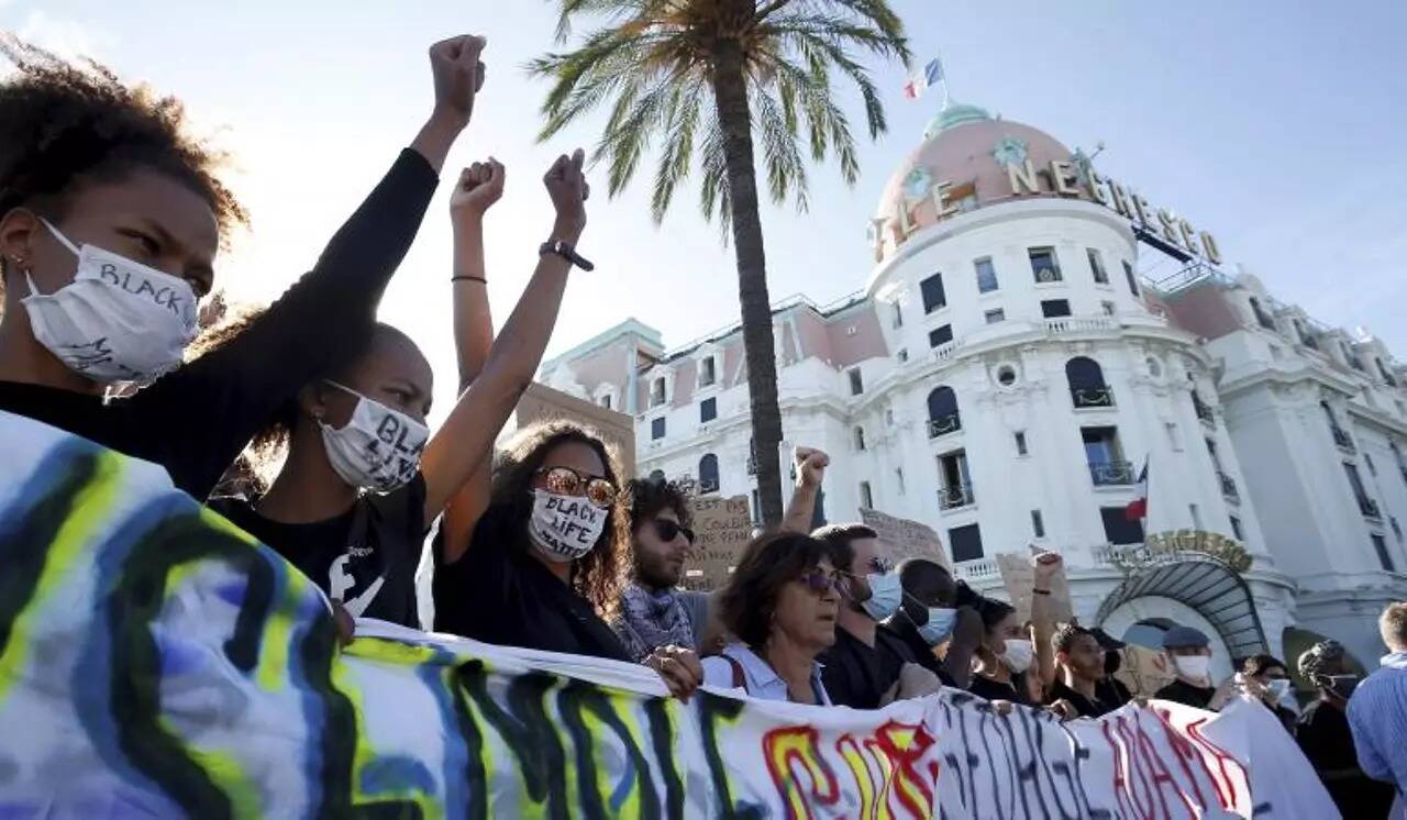 Manifestations contre les violences policières: environ 30.000 personnes attendues en France ce samedi