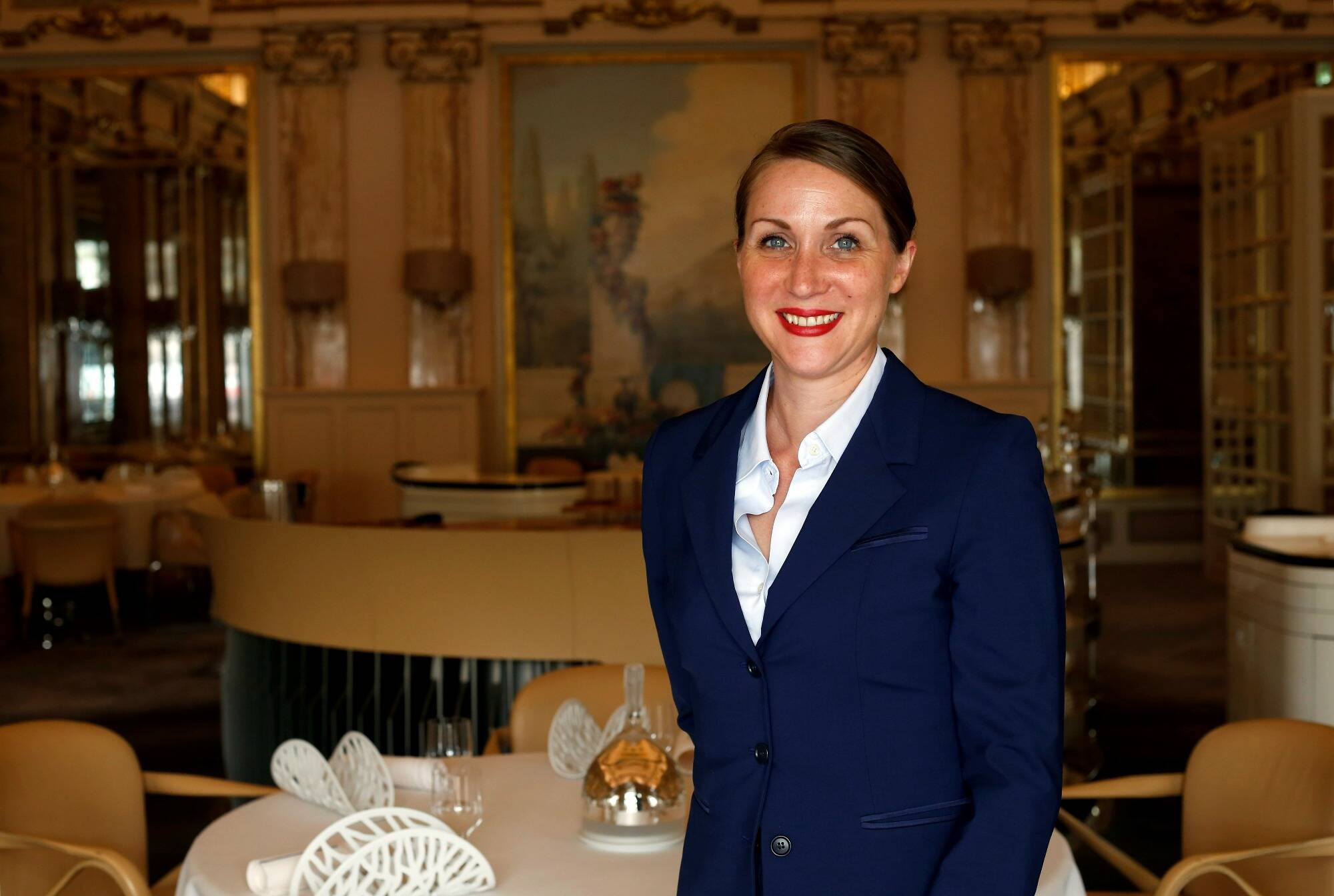Guide Michelin 2023: Claire Sonnet du Louis XV - Alain Ducasse à l'Hôtel de Paris de Monaco remporte le prix du service