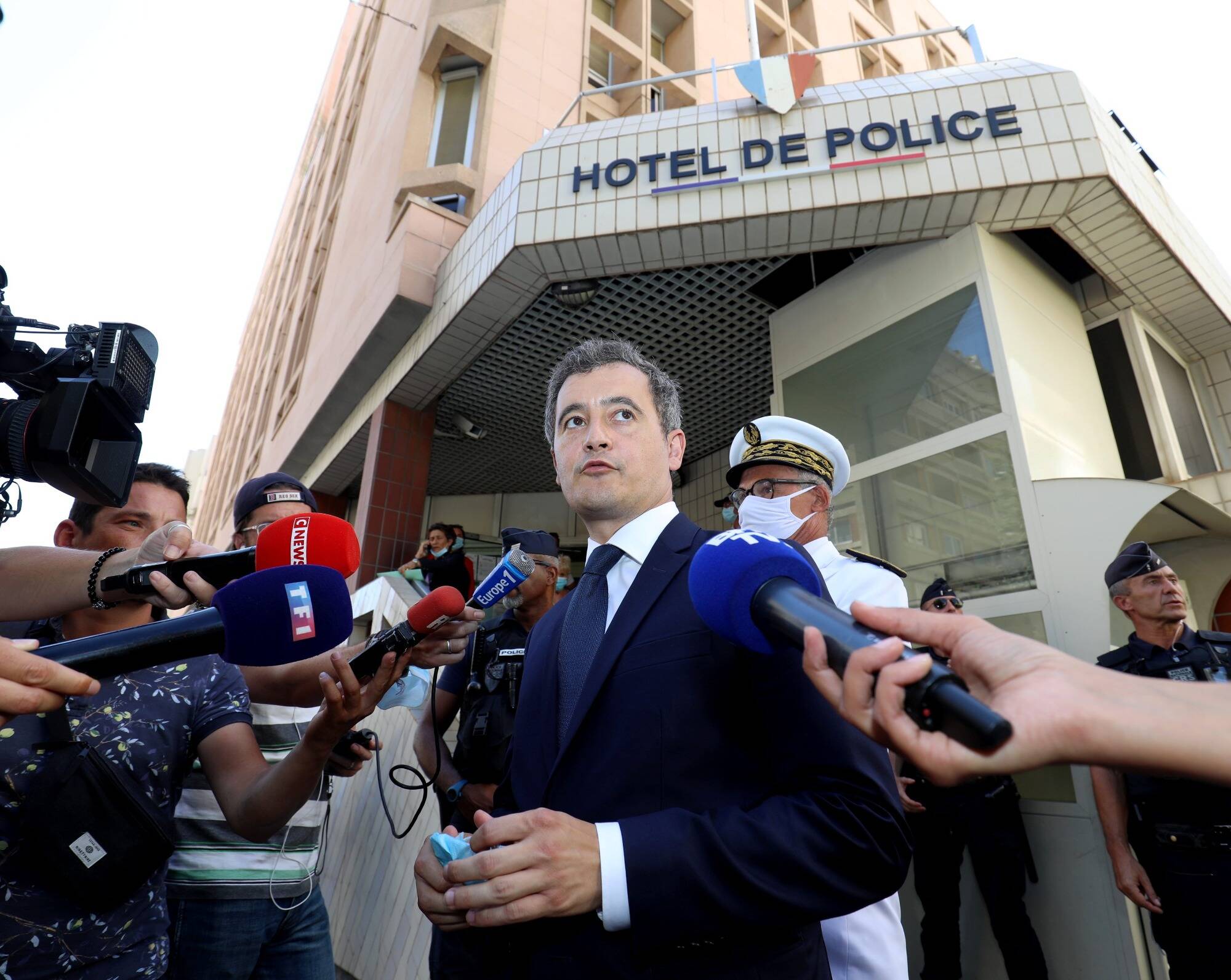 Explosion des violences post-confinement: Darmanin alerte les préfets sur des "faits graves" dans un contexte intra-familial