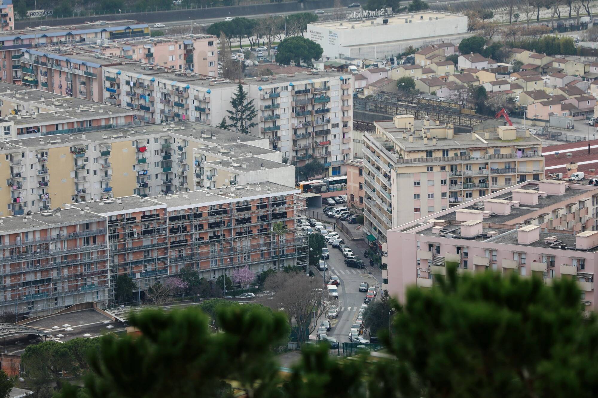 Un adolescent mis en examen après un appel à l'émeute dans quartier de Nice lors d'une interpellation