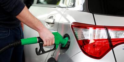 Sous pression face à la hausse des prix, le gouvernement envisage un chèque carburant