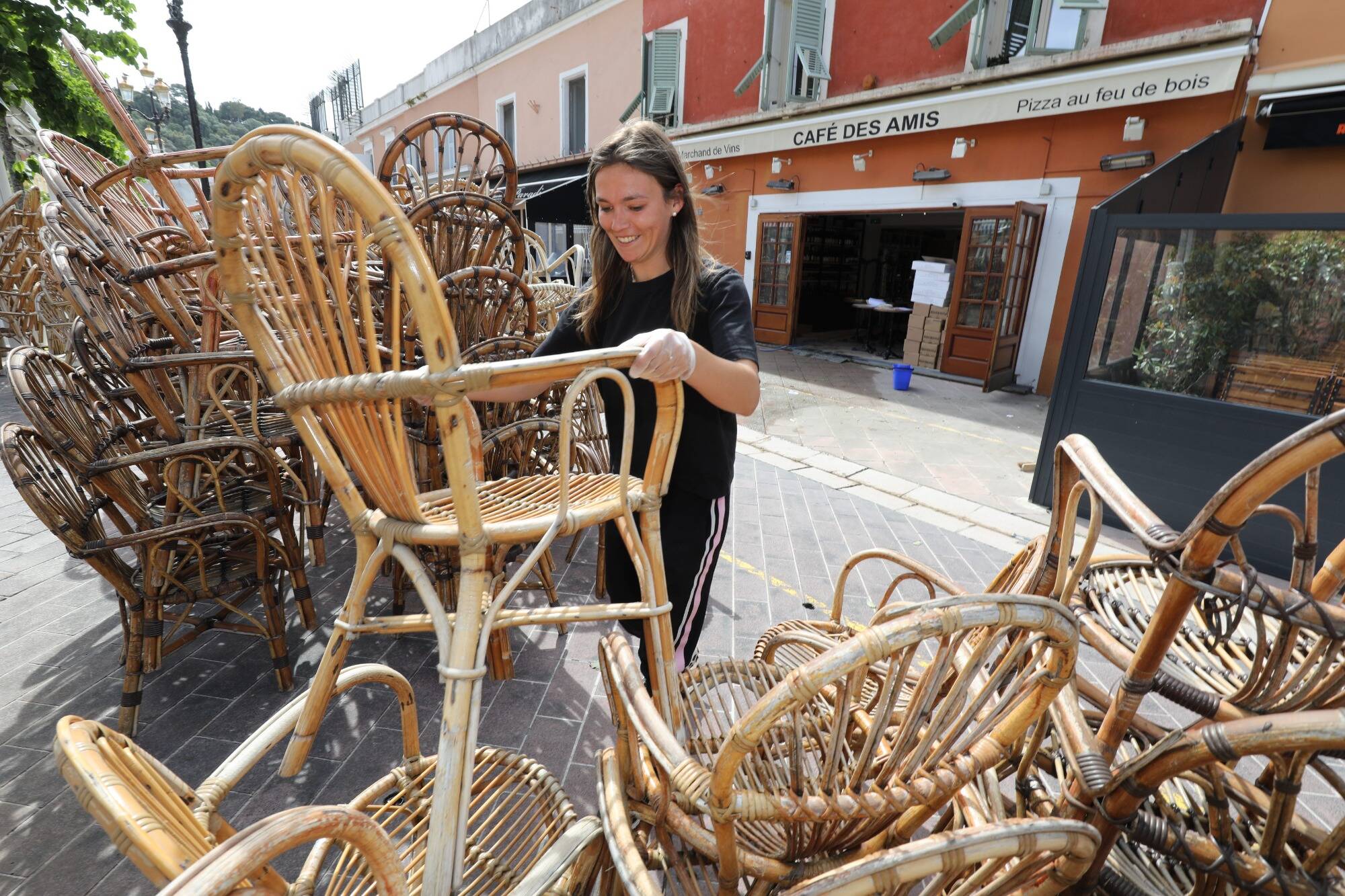 LIVE. L'heure de la réouverture des terrasses, commerces et lieux de culture est arrivée: suivez avec nous le déconfinement