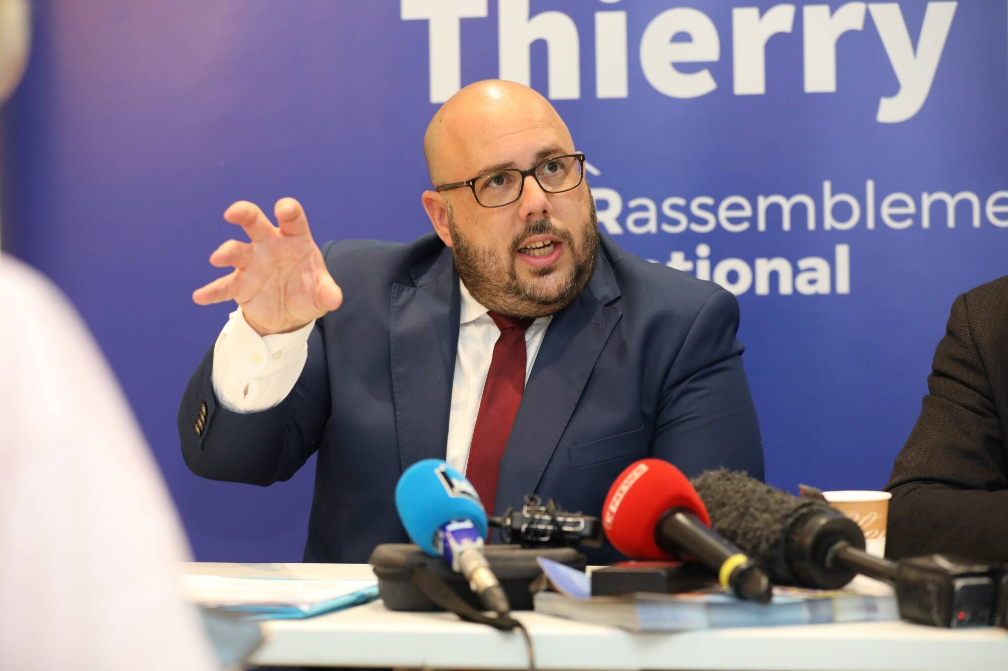 "Vous êtes intime avec Monsieur Mariani": après une petite phrase de Muselier, le RN dénonce des propos sexistes et quitte la séance du conseil régional