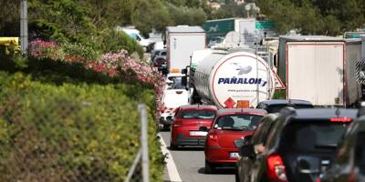 Important bouchon sur l'autoroute A8, un véhicule en panne en direction de Nice