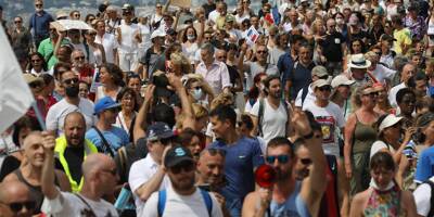 Au moins 6.000 personnes ont manifesté à Nice contre le pass sanitaire, 