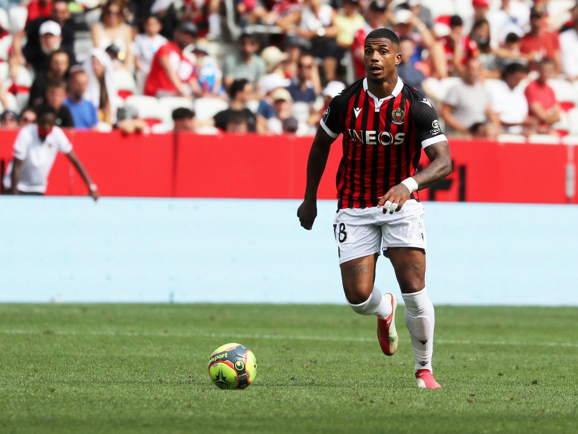 Cinq suspects écroués après le vol à main armée au domicile du footballeur de l'OGC Nice Mario Lemina