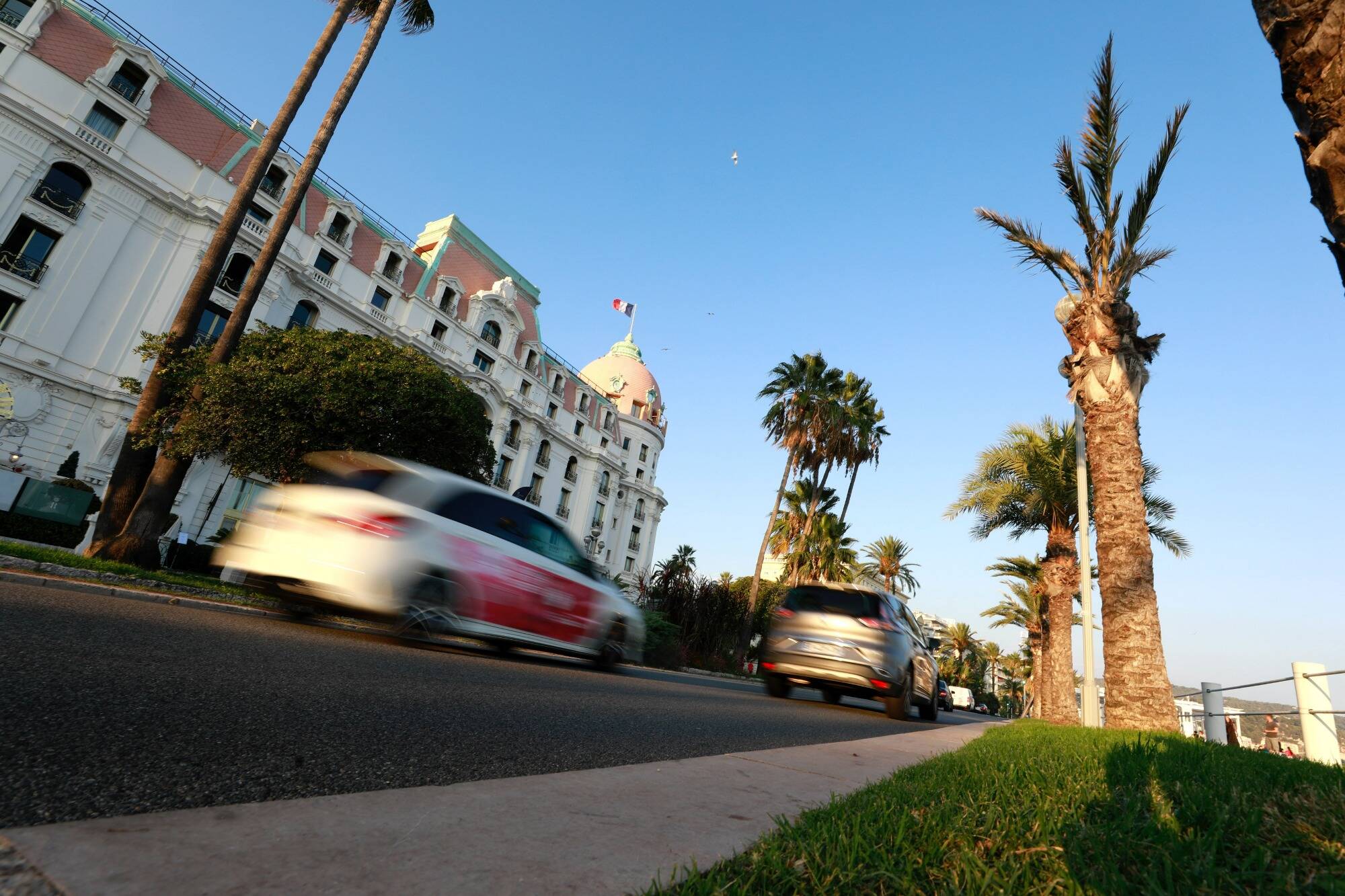 À bord de son 4x4 de luxe, un chauffard sous cocaïne arrêté sur la Promenade des Anglais