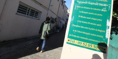 Les fidèles de la mosquée Al Madina de Cannes réagissent après l'annonce de sa fermeture