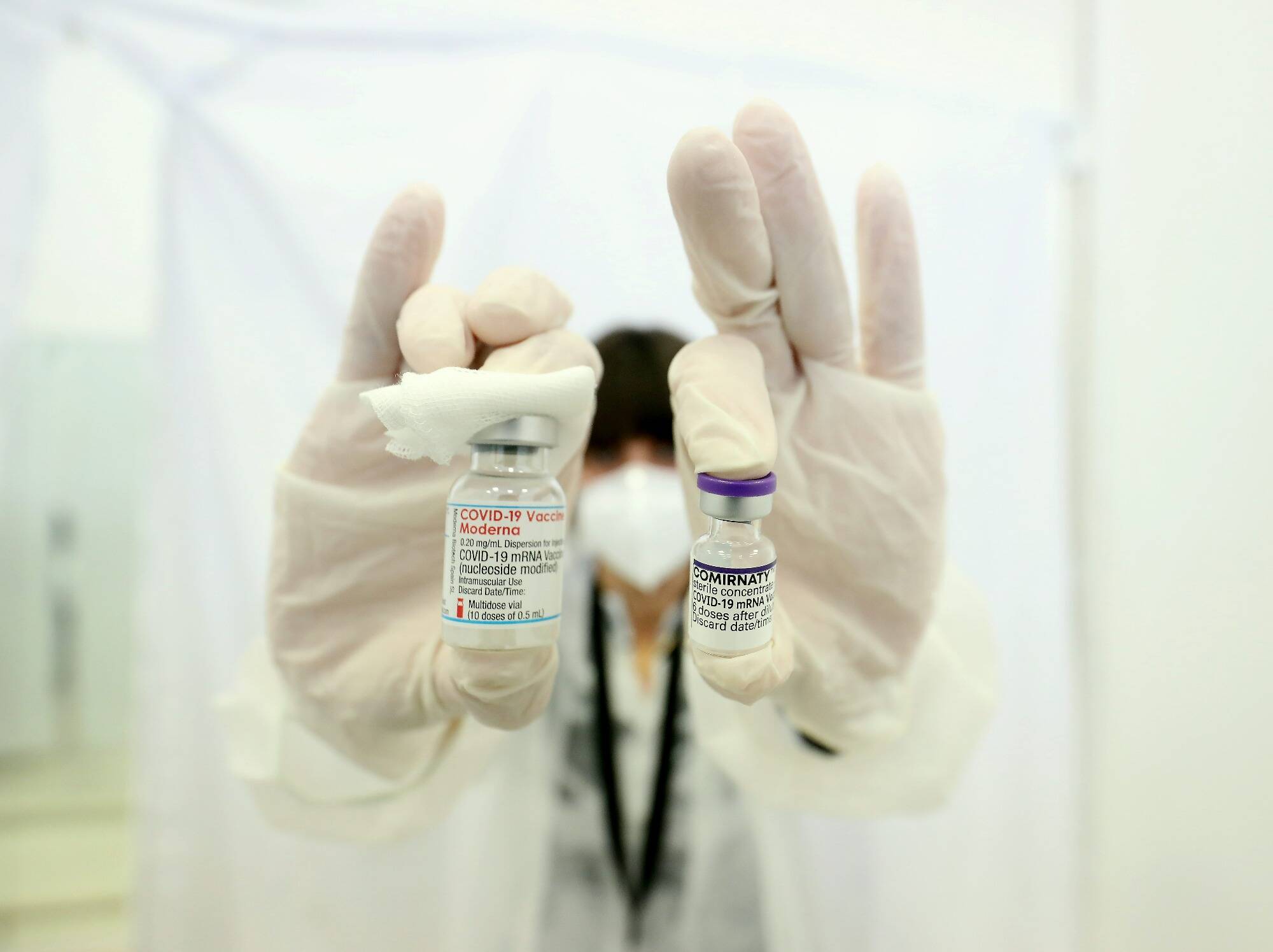 Face au nouveau variant Eris, est-il nécessaire de se faire vacciner contre le Covid-19 à la rentrée?