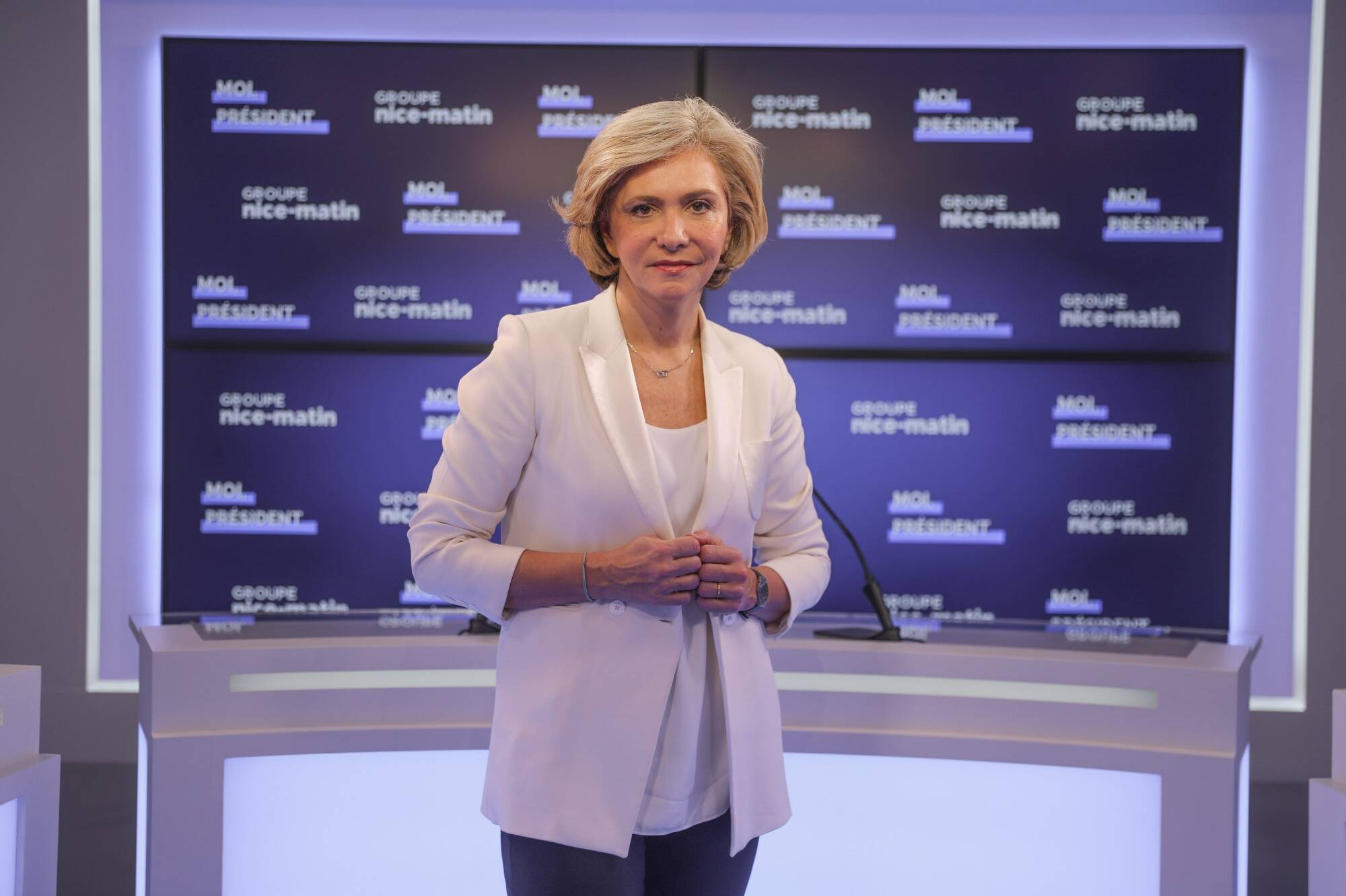 Avec même pas 10% à eux deux selon les estimations, le PS et LR ont réalisé des scores historiquement bas