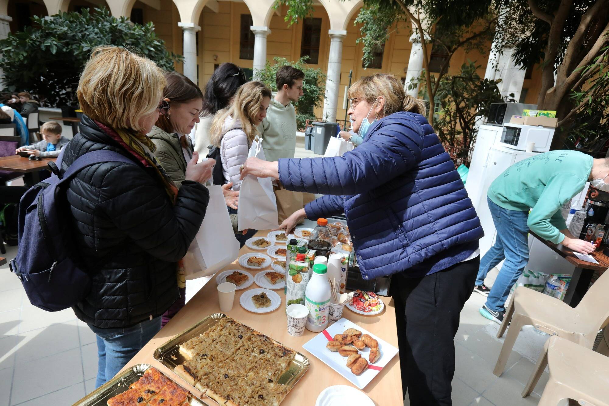 Covid-19: la préfecture des Alpes-Maritimes rend le port du masque obligatoire au centre d'accueil des réfugiés ukrainiens à Nice