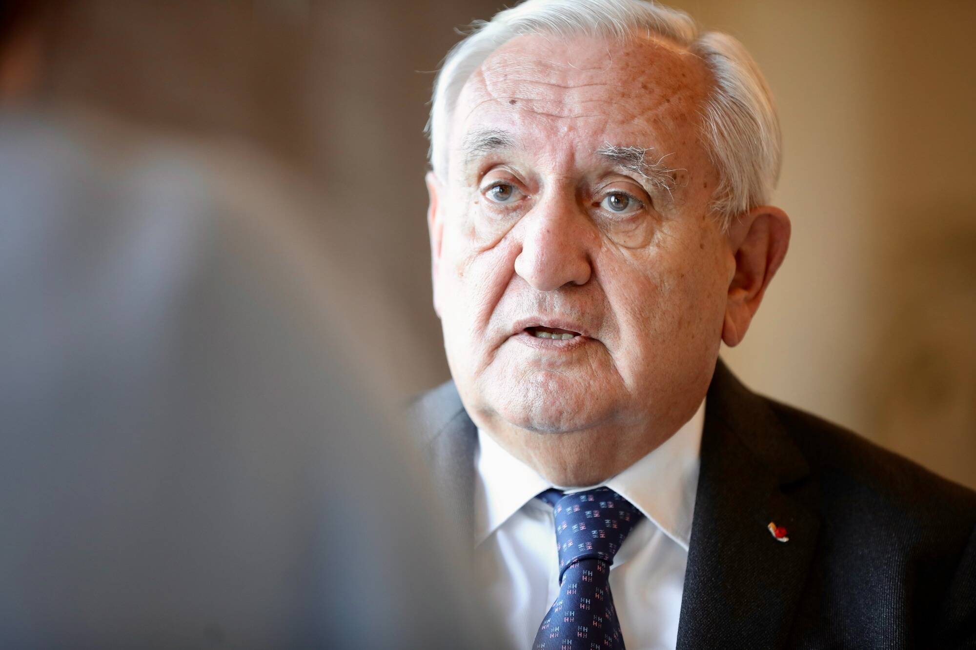 JeanPierre Raffarin veut permettre au président de la République de cumuler plus de deux JeanPierre Raffarin veut permettre au président de la République de cumuler plus de deux
