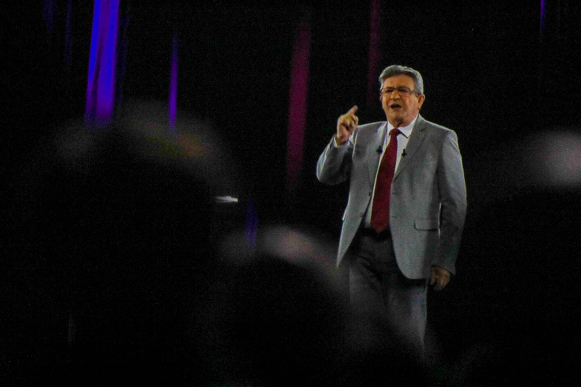 Législatives 2022: Jean-Luc Mélenchon appelle les Français "à déferler" pour le second tour pour rejeter "les projets funestes" de Macron