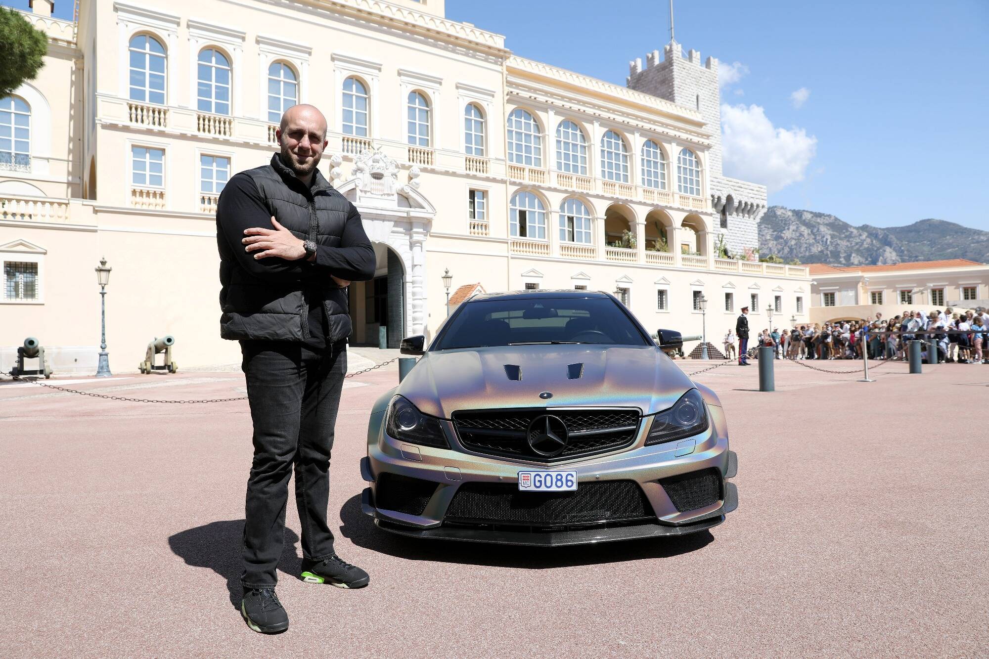 Attention à cette arnaque qui utilise l'image du créateur de contenus autos GMK en vous promettant de devenir millionnaire