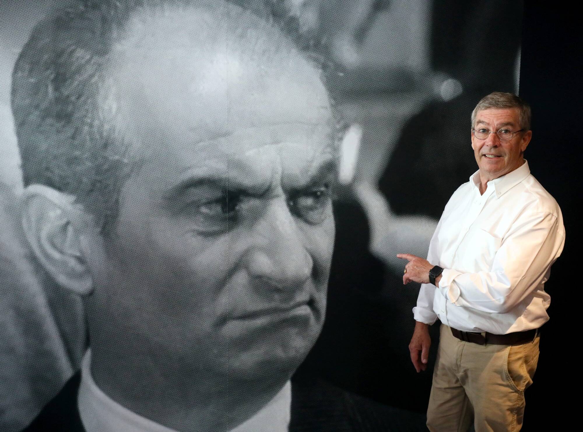 "Mon père était désagréable avec les cons": Olivier de Funès raconte son père à Nice-Matin