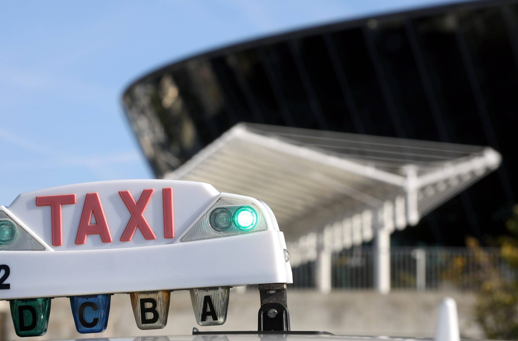 2.480 taxis français déboutés dans un procès contre Uber, selon les deux parties