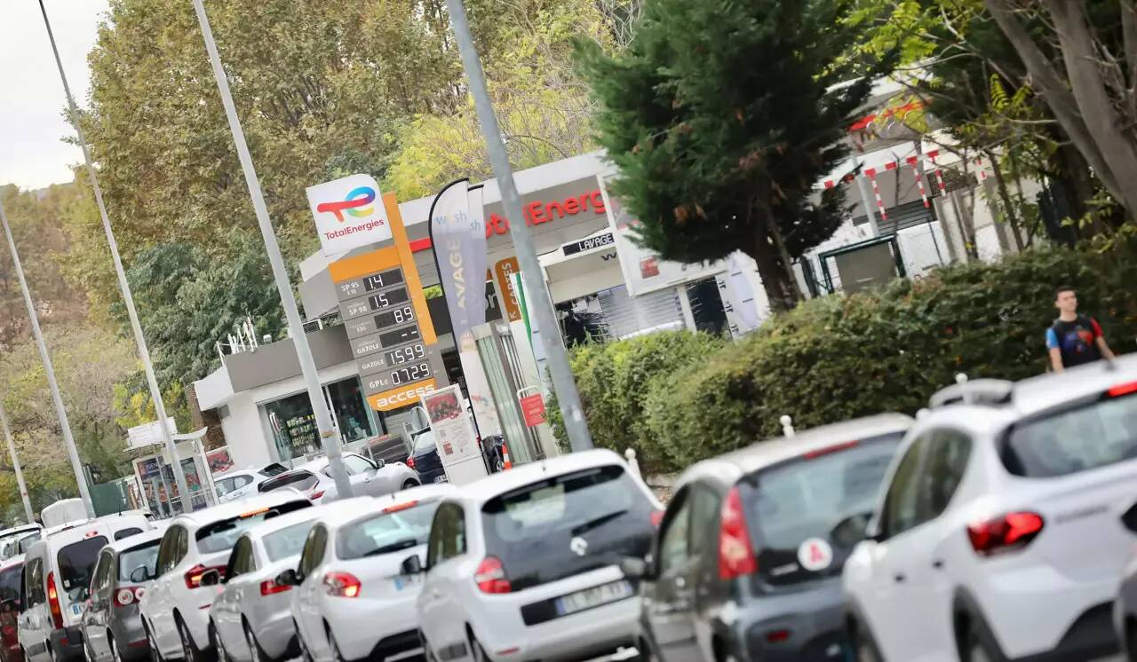 Carburants: 5 questions pour tout comprendre à la revente à perte de l'essence espérée à partir du 1er décembre