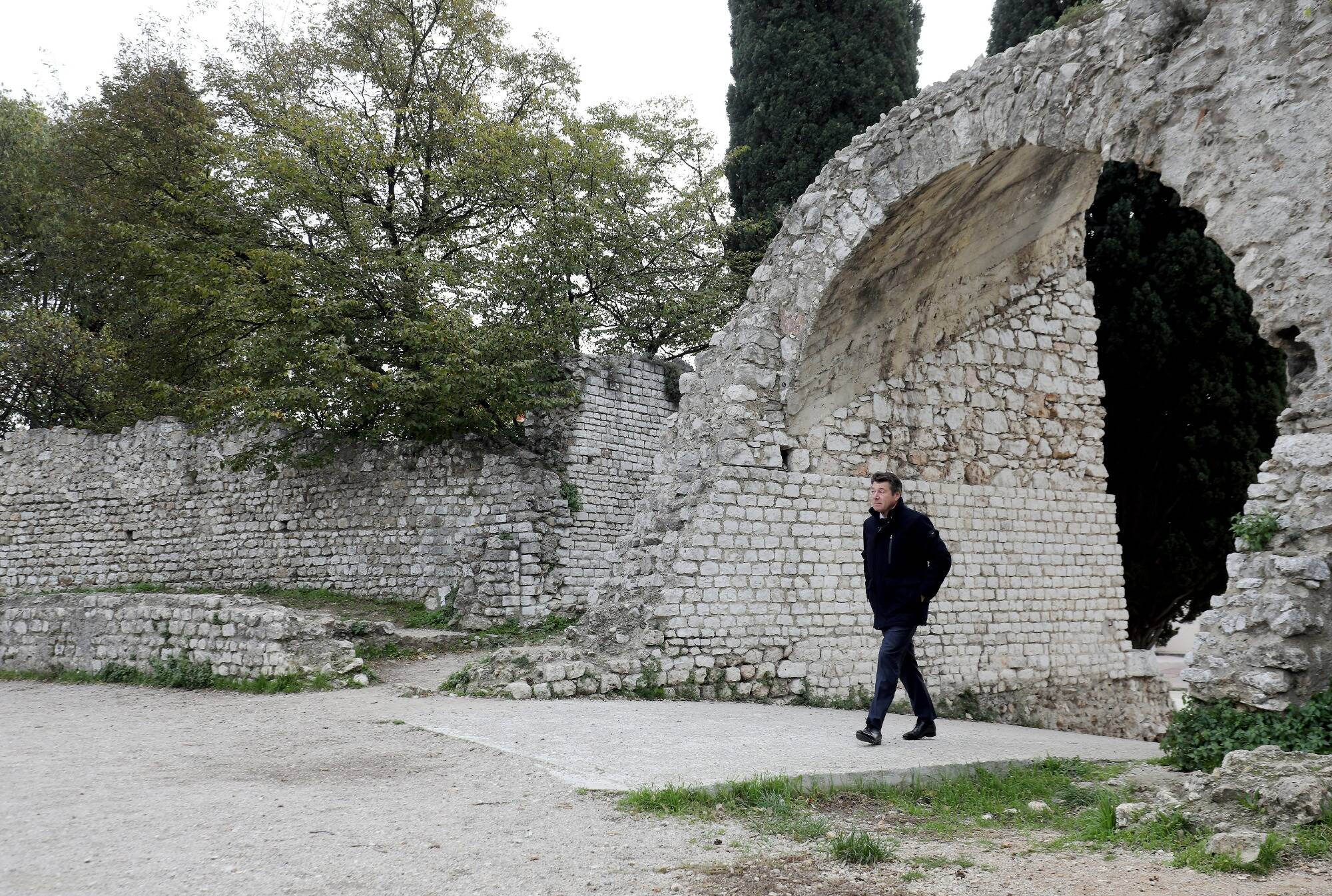 "Pas sérieux", "grotesque": les opposants de Christian Estrosi vent debout contre la salle de spectacle aux arènes de Cimiez