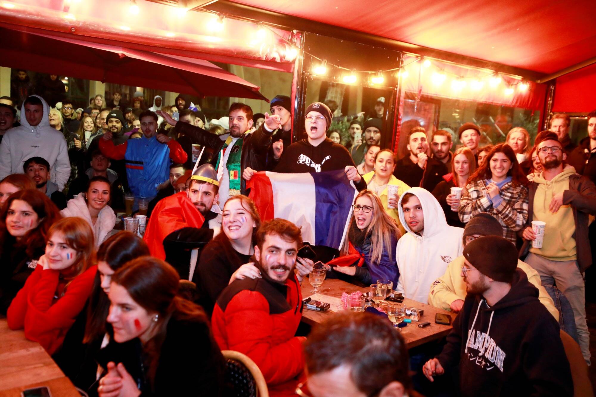 Télés dans les bars et restaurants, vente d'alcool interdite... le préfet des Alpes-Maritimes prend des mesures avant France-Maroc