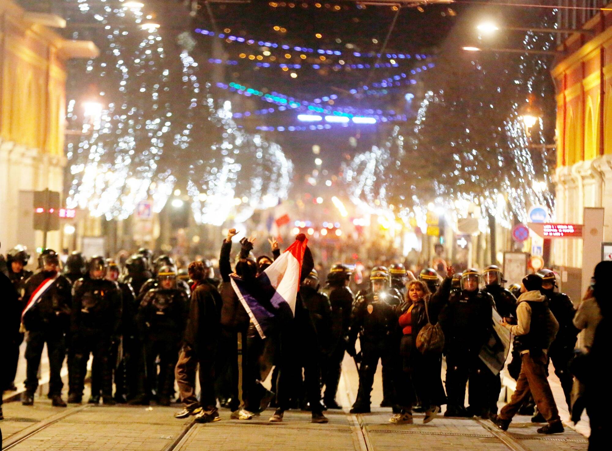 "Il y a une multiplicité de groupes locaux": de Nice à Paris, retour sur l'irruption de l'ultradroite après le match France-Maroc