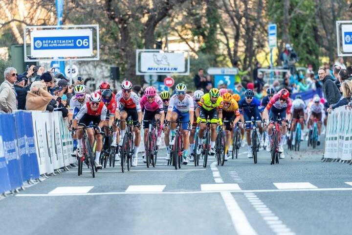 Mattias Skjelmose vainqueur de la 2e étape du Tour des Alpes-Maritimes et du Var