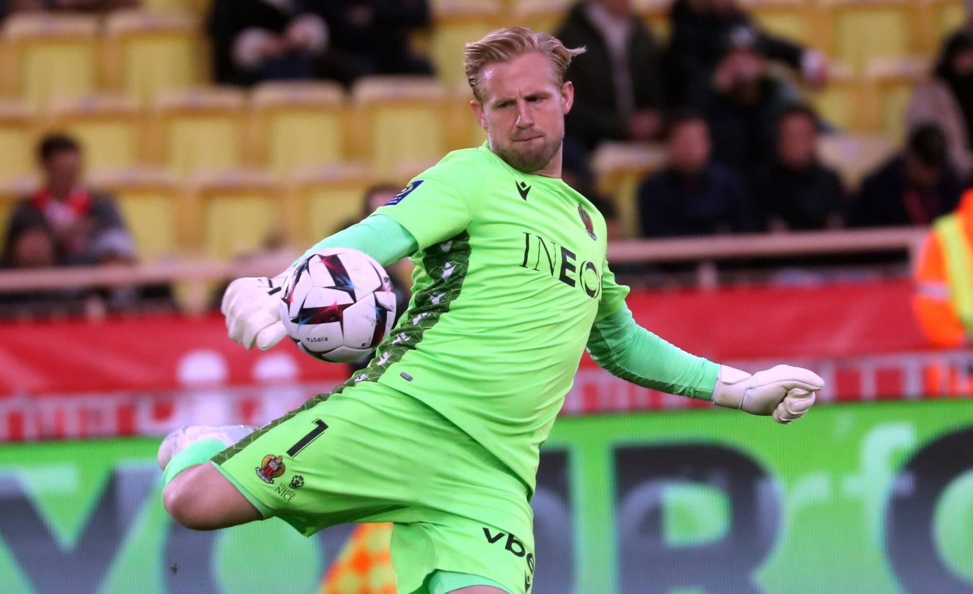 On vous donne des nouvelles de l'ex-gardien de but de l'OGC Nice Kasper Schmeichel, et ce n'est pas triste