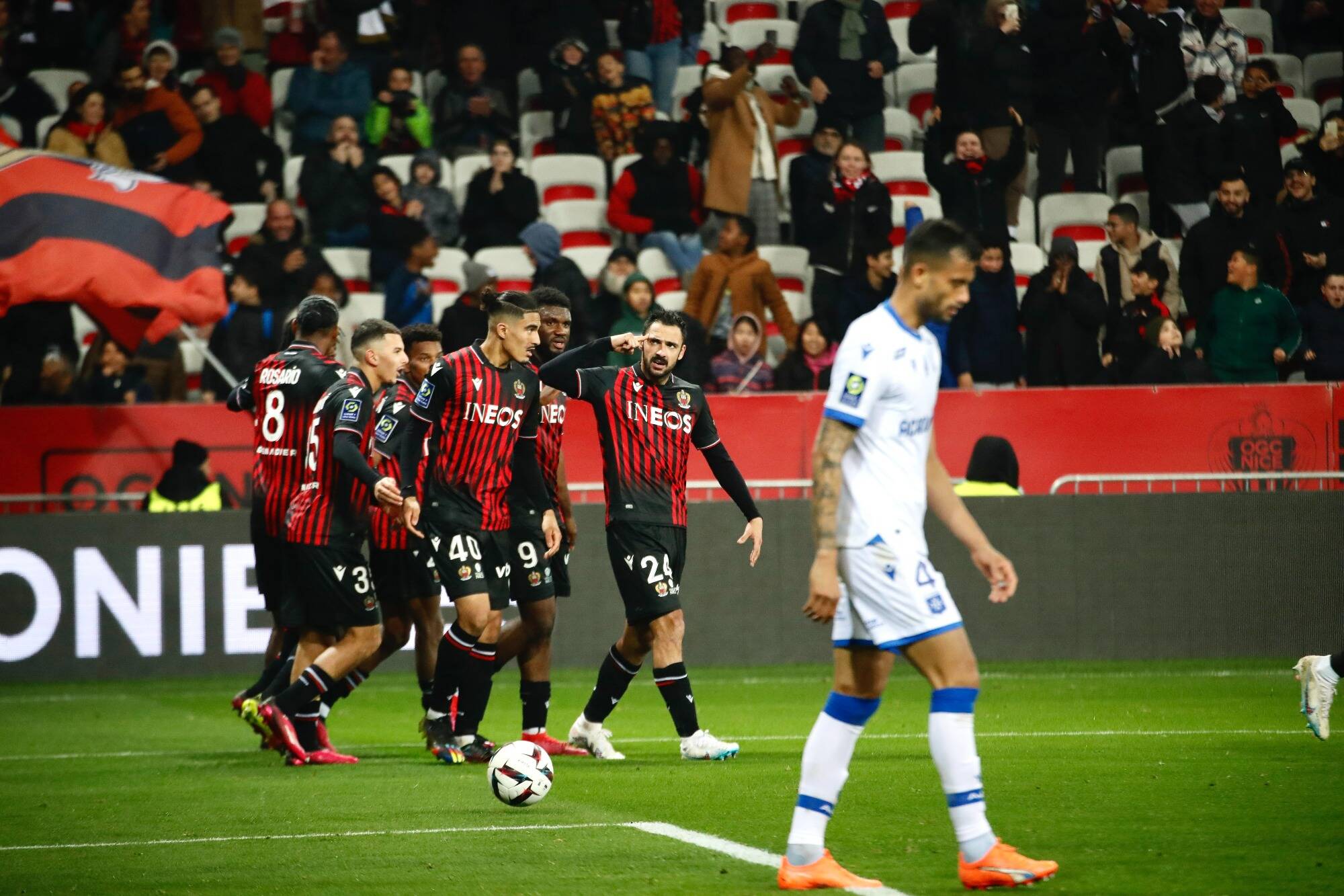 L'OGC Nice en 4-3-3 avec un trio Laborde-Moffi-Brahimi en attaque face au Sheriff Tirapol