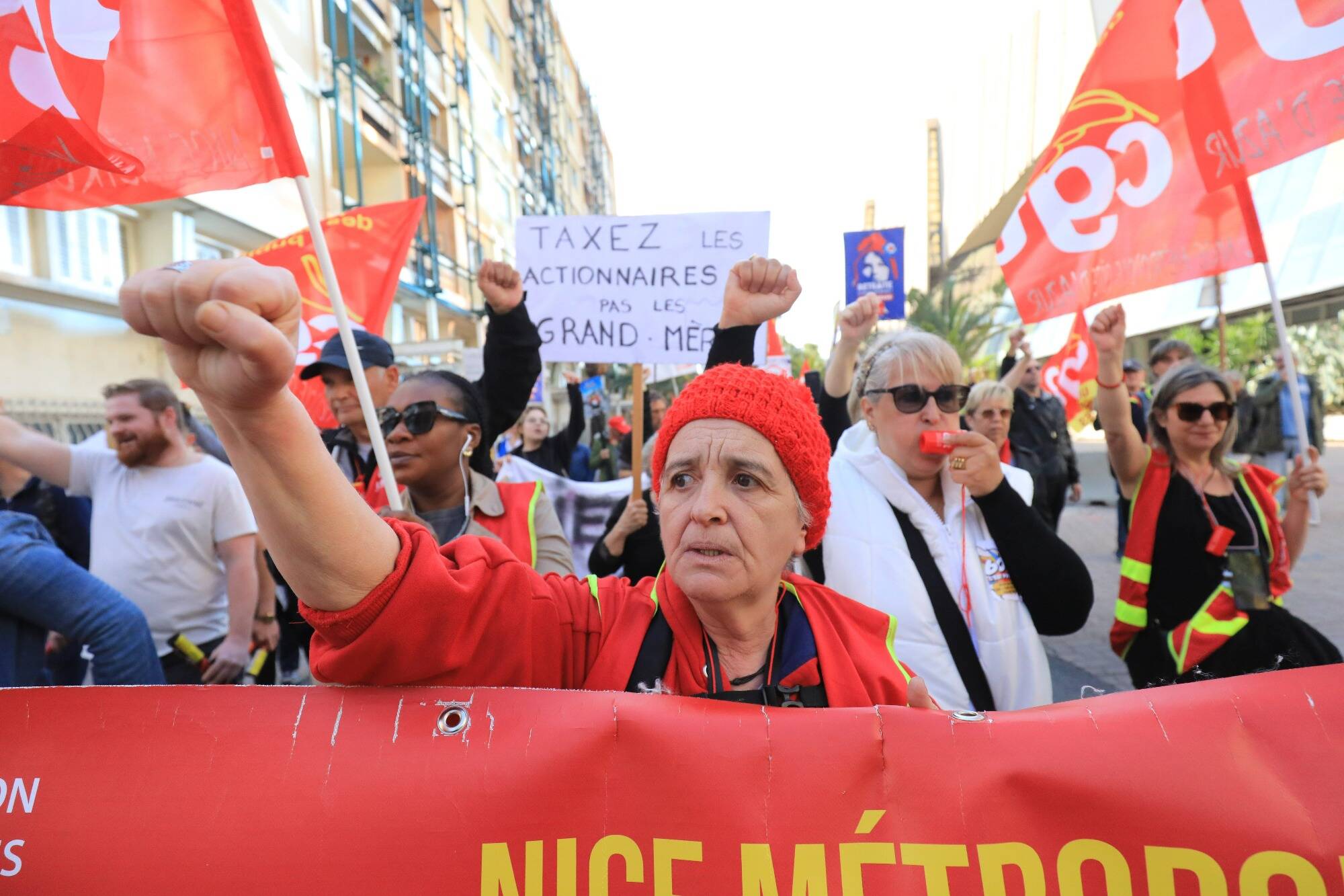 Grève du 15 mars: opération-escargot aux portes de Toulon, 12.000 manifestants à Nice... suivez la mobilisation en direct