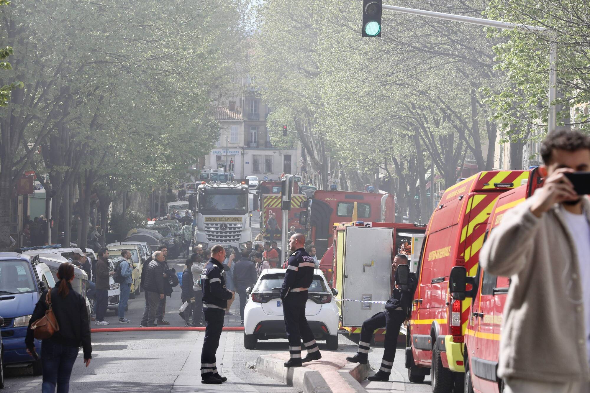 Effondrement d'un immeuble à Marseille: les premières victimes identifiées, des agents de Nice en renfort, une piste étudiée par les policiers...
