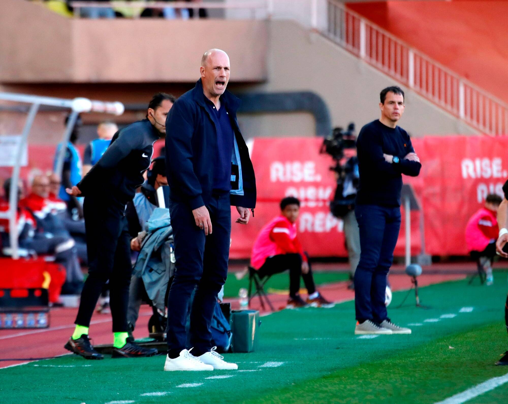 "C'est un match à six points" prévient Philippe Clement avant le choc Lens - Monaco