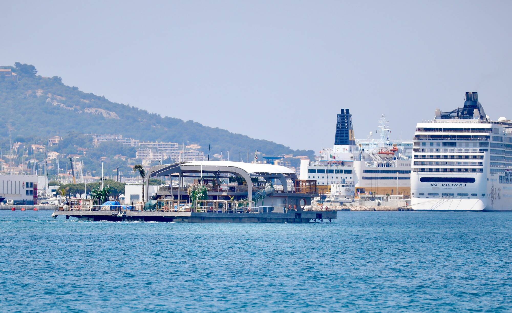 "Un blocage politique": un fondateur de Canua Island tance le secrétaire d'Etat chargé de la Mer en visite à Nice